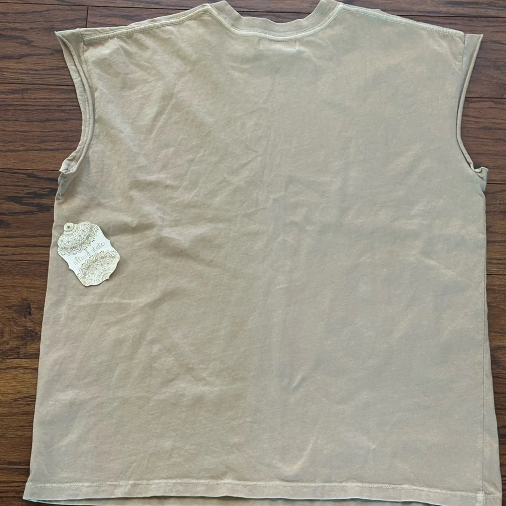 Altered State, Yellowstone, Wyoming shirt size small. - Picture 3 of 5